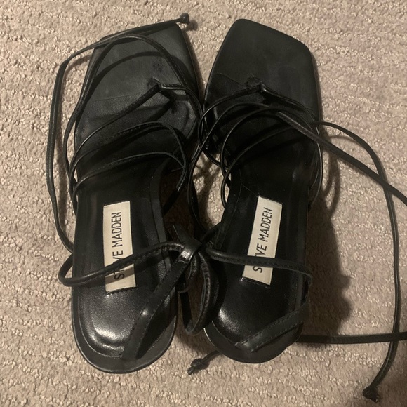 NWT Khari Sandal in BLACK - Picture 3 of 4